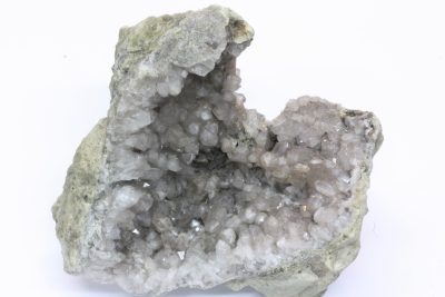 Bergkrystall geode  220g 7 x 7.5cm fra Landfall, Drammen, Norge.