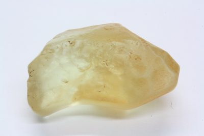 Libyan glass  9,71g   23 x 30 x 14mm