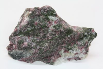 Eudialytt  206g  6 x 9cm  fra Norra Kärr, Jönköping, Sverige.