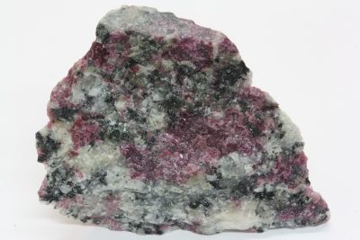 Eudialytt D  84g  5 x 6cm  fra Norra Kärr, Jönköping, Sverige.