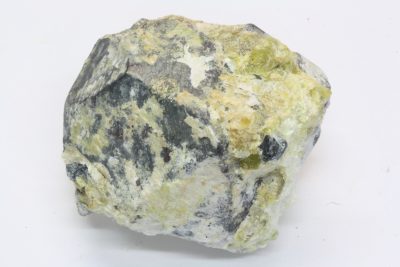 Martitt krystall i serpentin  76g 3,5 x 3,5cm fra Dypingdal, Snarum, Norge.
