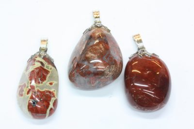 Jaspis breksje  tulipananheng med sølvfarget topp ca 2.5cm