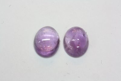 Ametyst cabochon 2 stk 5,0 x 7,0mm 2,4mm tykk