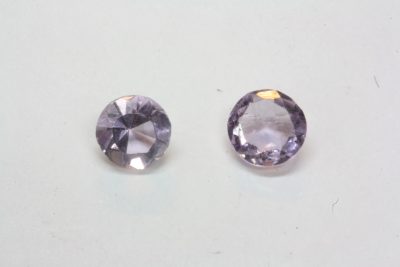 Ametyst fasett  2 stk  tot. 0,55ct  ca ø4mm