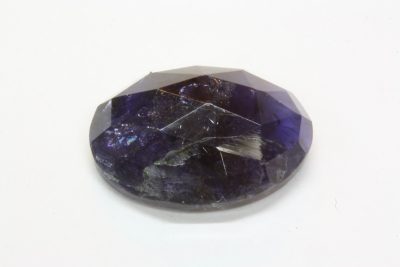 Iolitt cabochon 4,19ct  9,8 x 13,4mm 4,4mm tykk