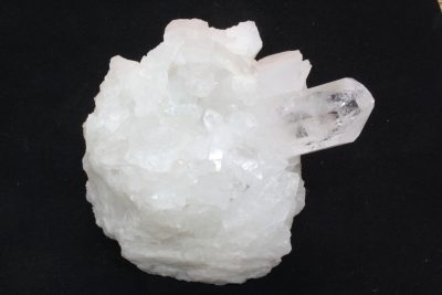 Bergkrystall  832g   9 x 10cm  fra Madagaskar.