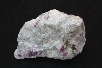 Rubin  268g  5 x 9cm  fra Kleggåsen, Froland, Norge.