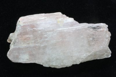 Kunzitt  46g  2,5 x 5,5cm  fra Chitral valley, Khyber, Pakhtunkhwa, Pakistan.