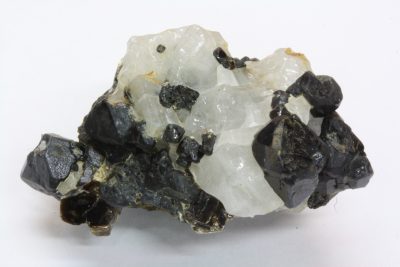 Spinel 16g  2 x 3,5cm  fra Okahua farm, Windhoek Rural, Kohmas reg. Namibia.