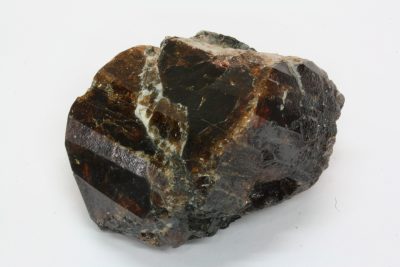 Zirkon (Hyasint) B  80g  3,5 x 4,5cm  fra Seiland, Alta, Norge.