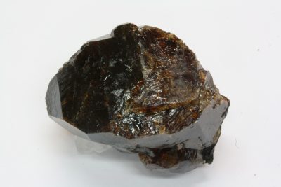 Zirkon (Hyasint) C  90g  3 x 4,5cm  fra Seiland, Alta, Norge.