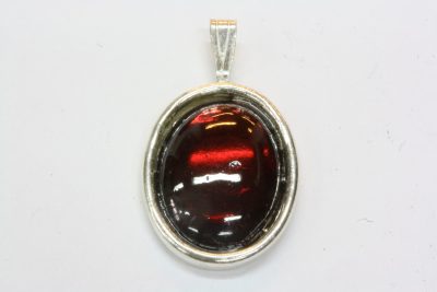 Granat sølv anheng med 10 x 14mm stein.