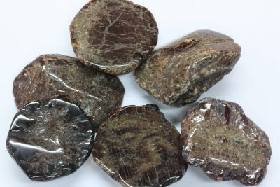 Granat rød polert krystallskalk  ca 3cm
