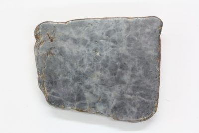 Safir  polert krystallskalk, 52g 4,5 x 5cm, fra Madagaskar.